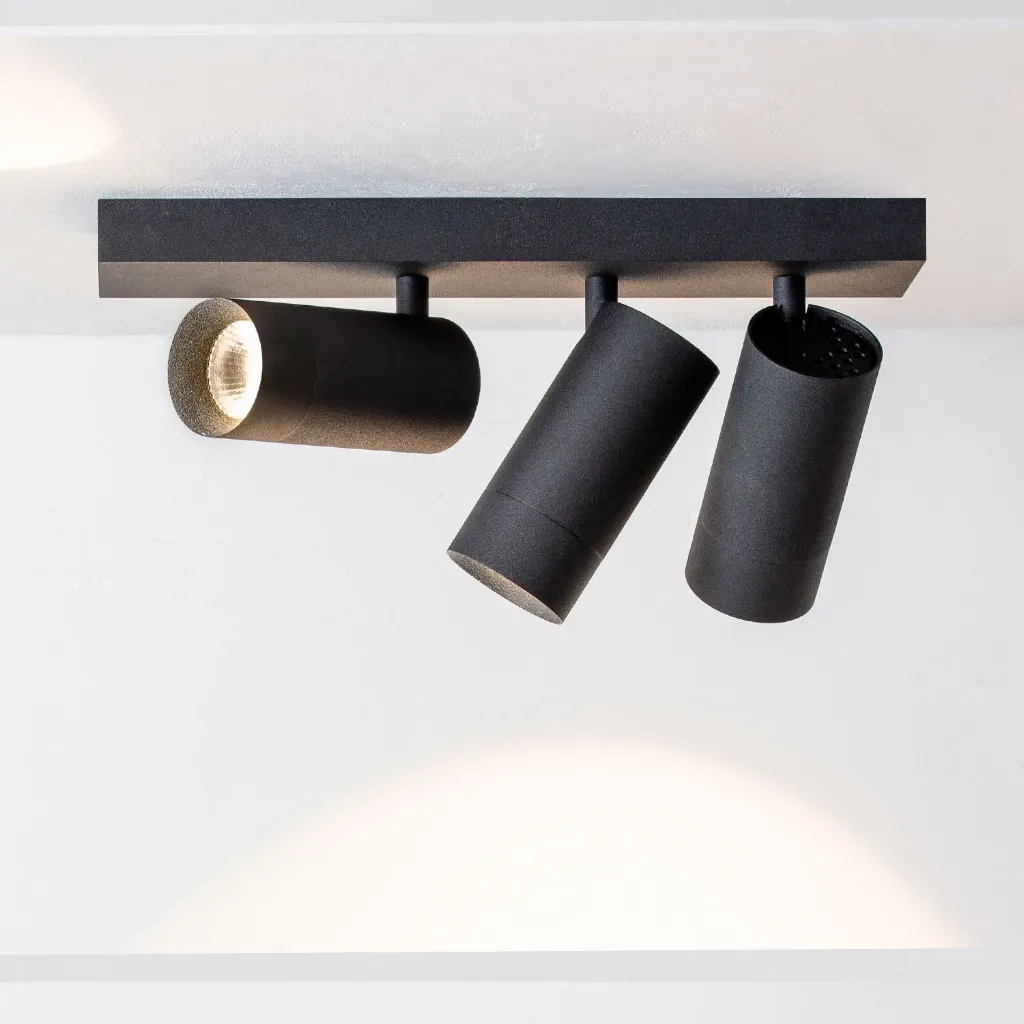 [2226.92702720.BX.XX1] PM 55 ON PLT-3 3x10,3W Deckenaufbau, 3 x flammig (2700K / CRI90, BX – Black Textured Matt (HERLIGHTING), ON-OFF – nicht dimmbar, 20°, STD – Standard)