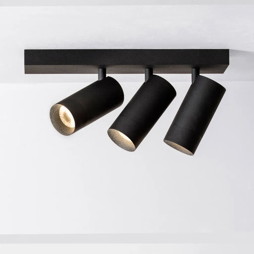 [2226.92703625.BX.XX1] PM 55 ON PLT-3 3x13,6W Deckenaufbau, 3 x flammig (2700K / CRI90, BX – Black Textured Matt (HERLIGHTING), ON-OFF – nicht dimmbar, 25°, STD – Standard)